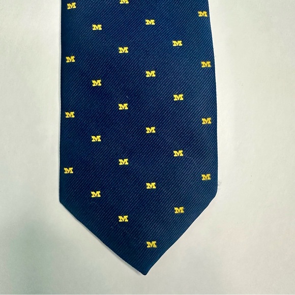 🎉HP🎉Go BLUE—Vtg UNIVERSITY of MICHIGAN Block M Embroidered Classic Tie - Picture 3 of 6